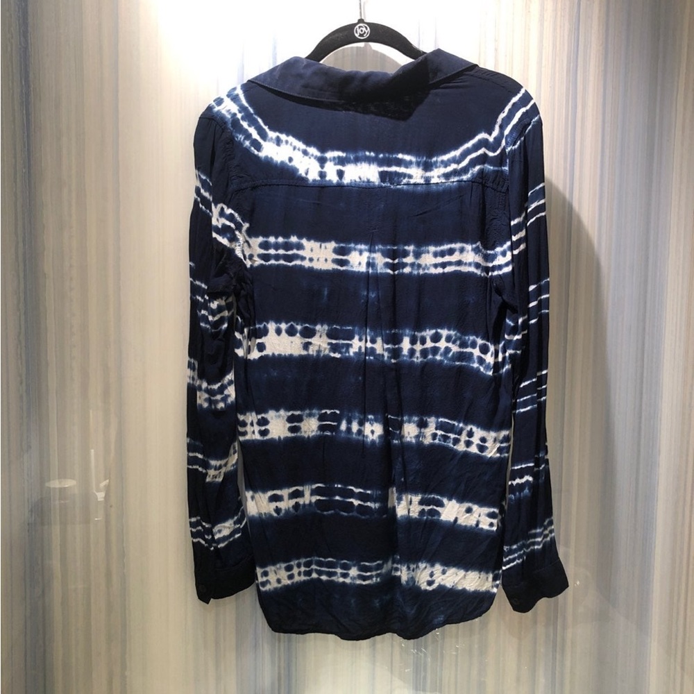 Blouse - Picture 2 of 3